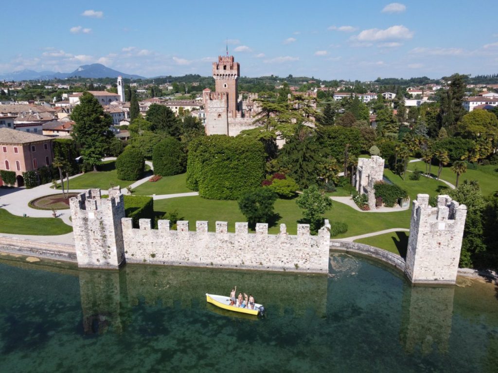 castles of lake garda