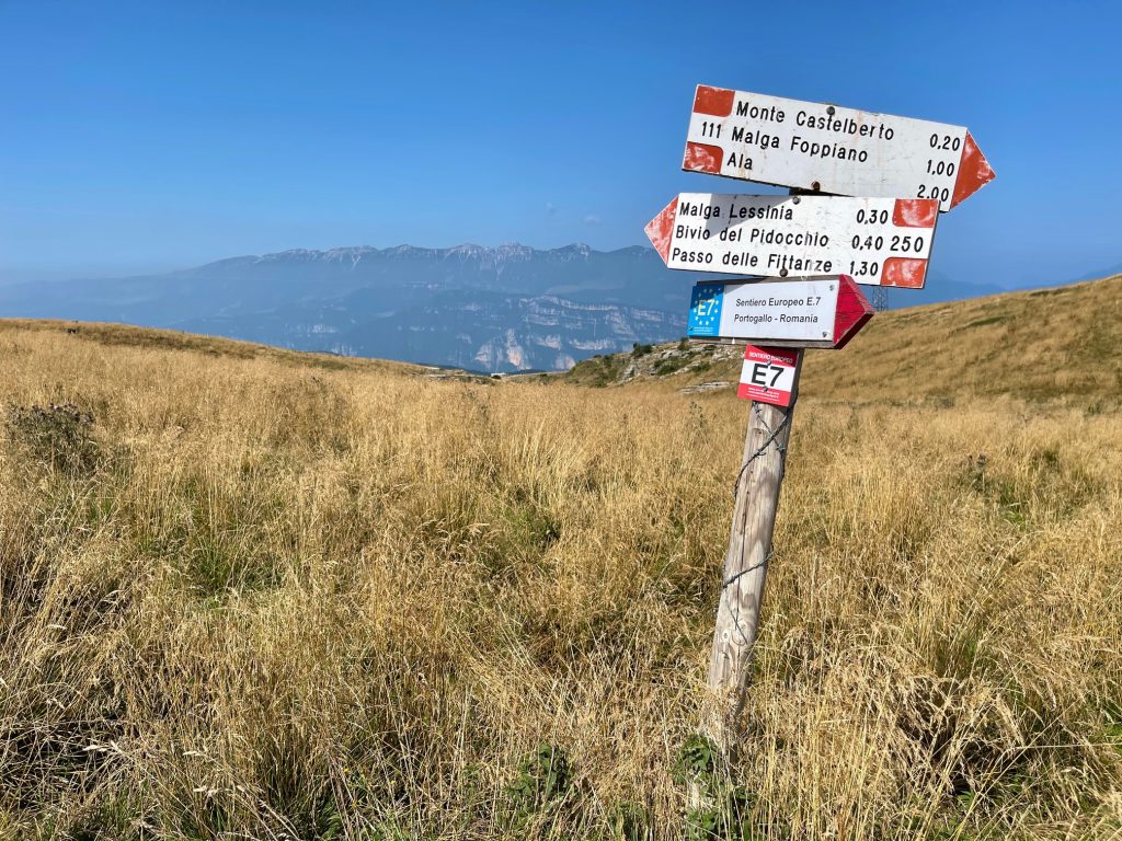 walks with strollers on Lake Garda