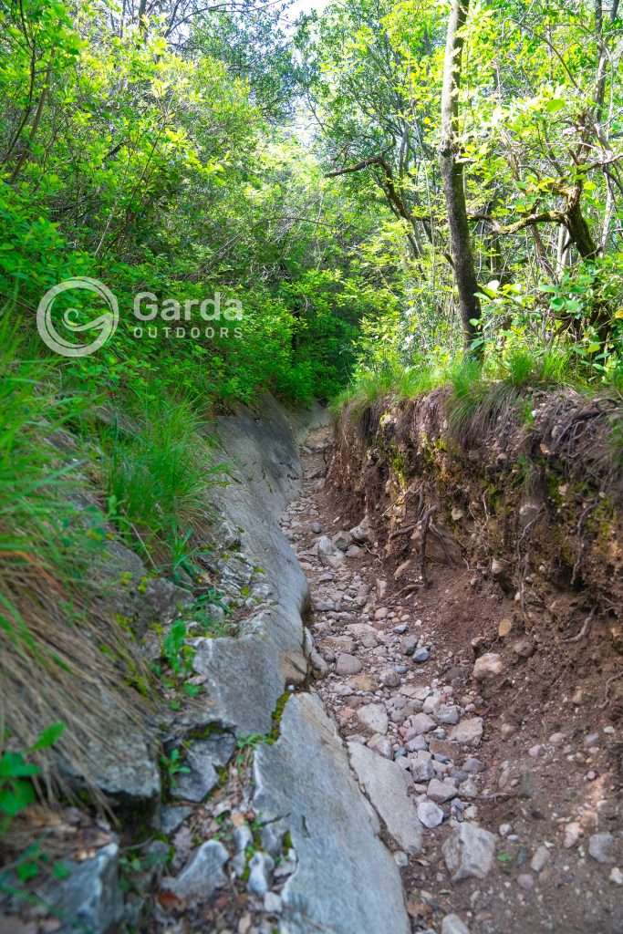 trekking lake garda italy