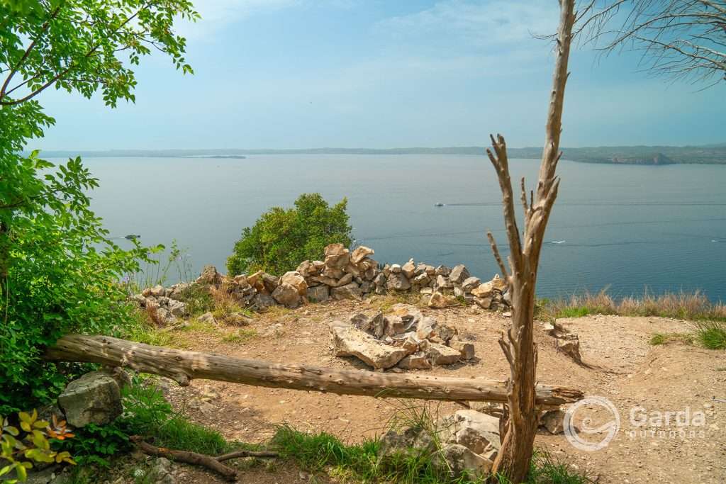 trekking lake garda italy