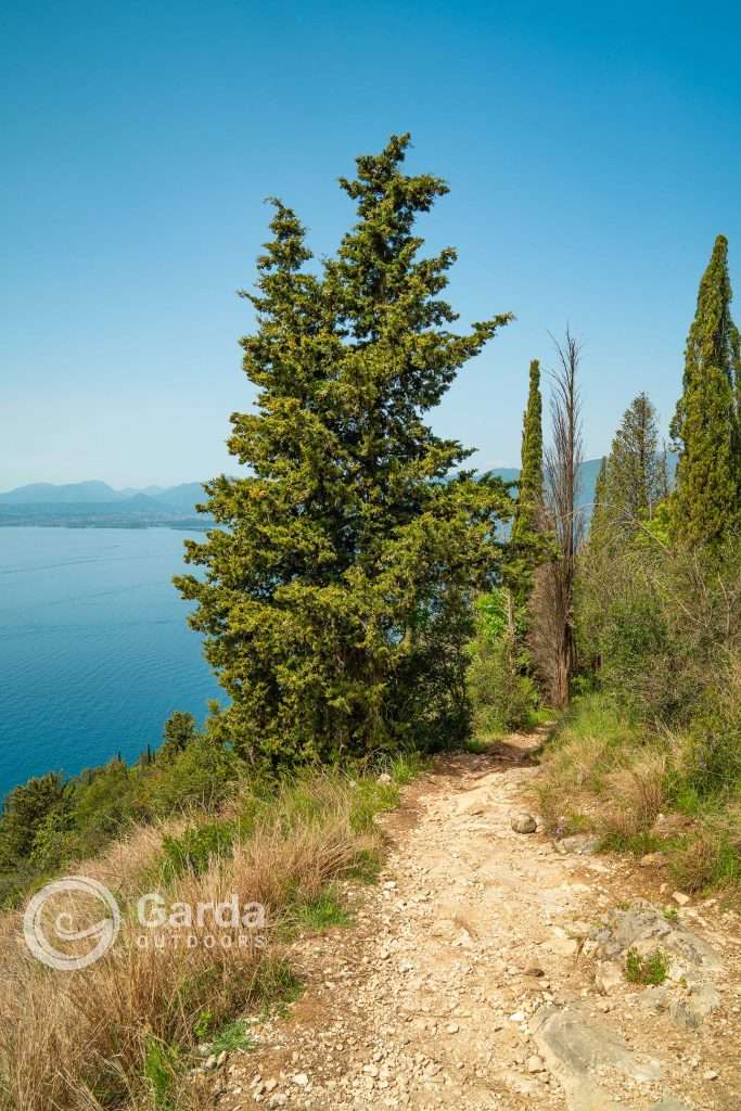 trekking lake garda italy