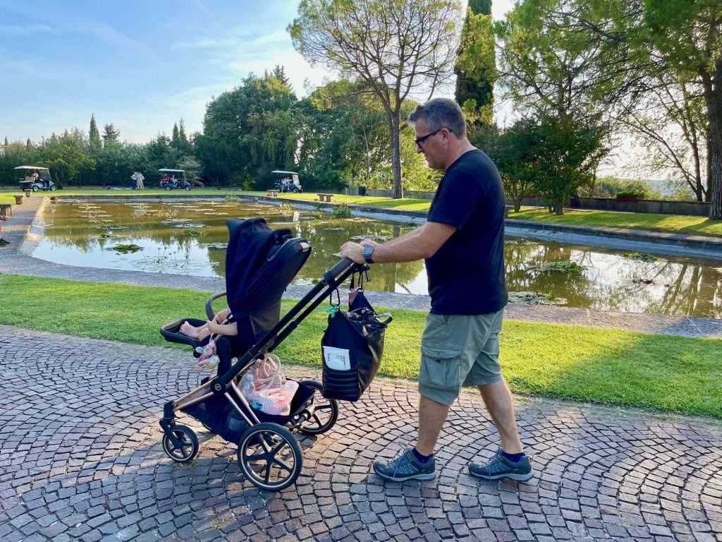 walks with strollers on Lake Garda