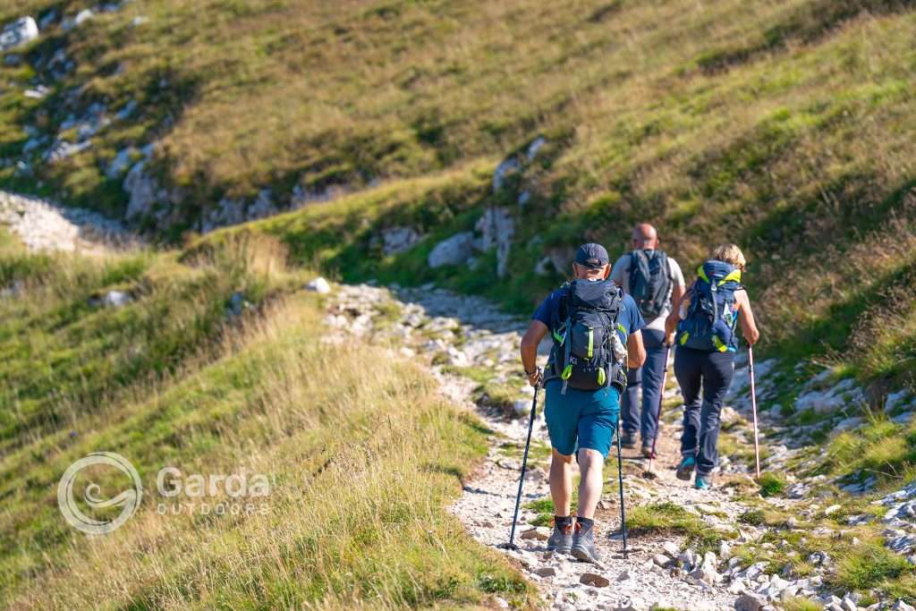 trekking to telegrafo refuge