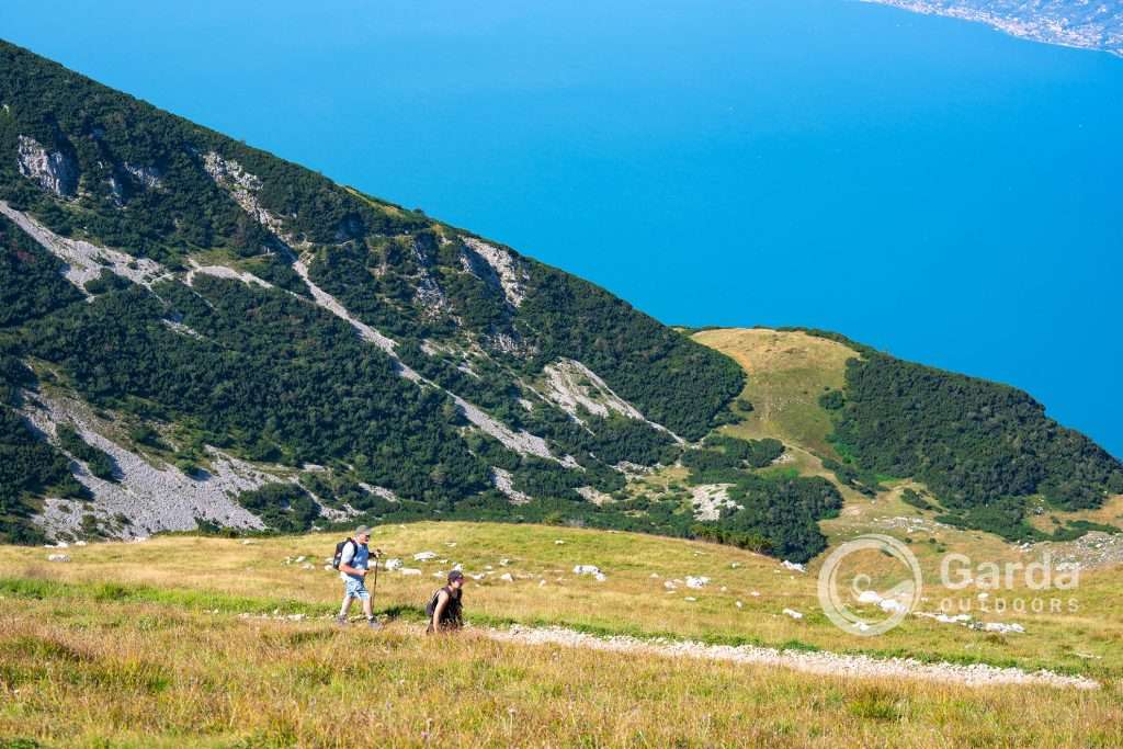 trekking to telegrafo refuge