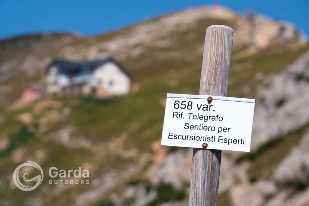 trekking to telegrafo refuge