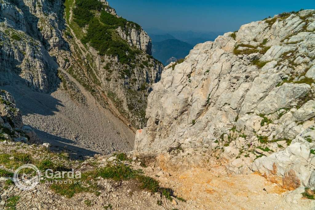 trekking to telegrafo refuge